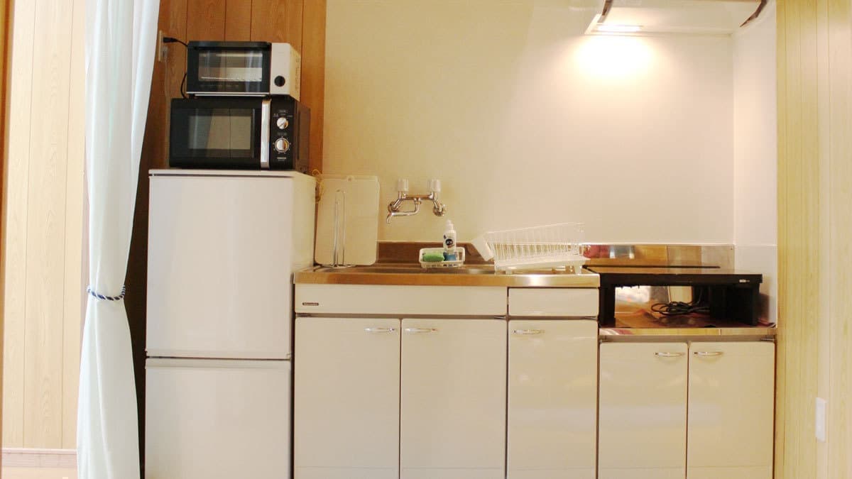room1_kitchen_1.jpg