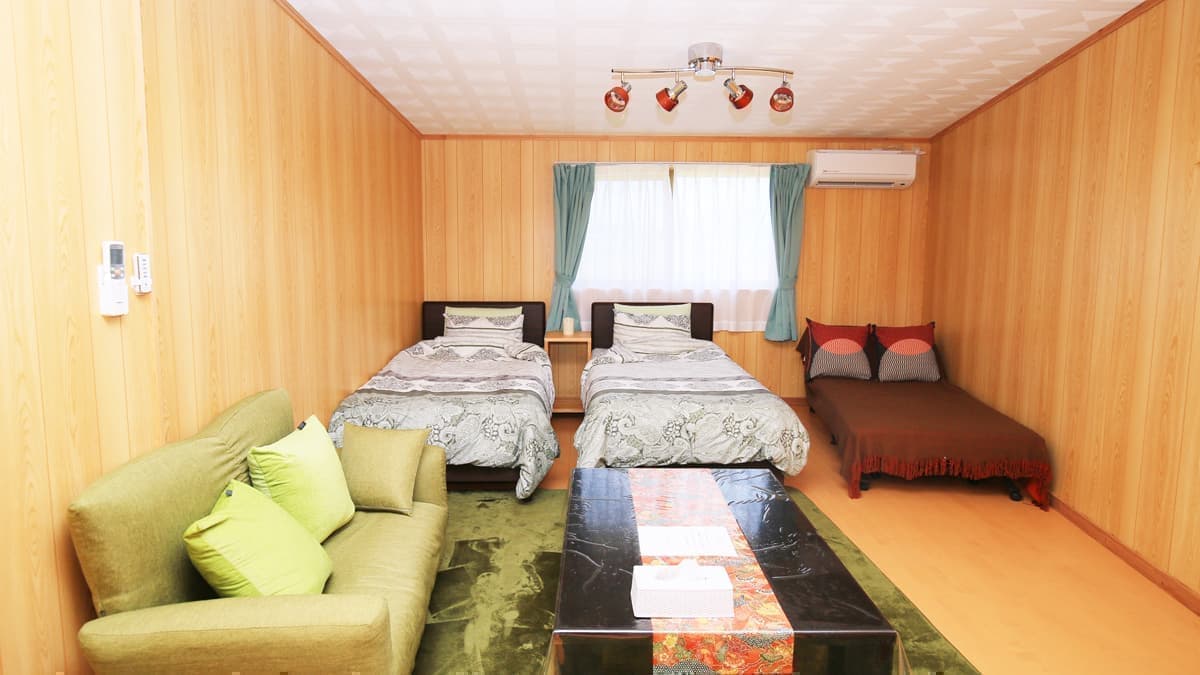 room2_0240.jpg